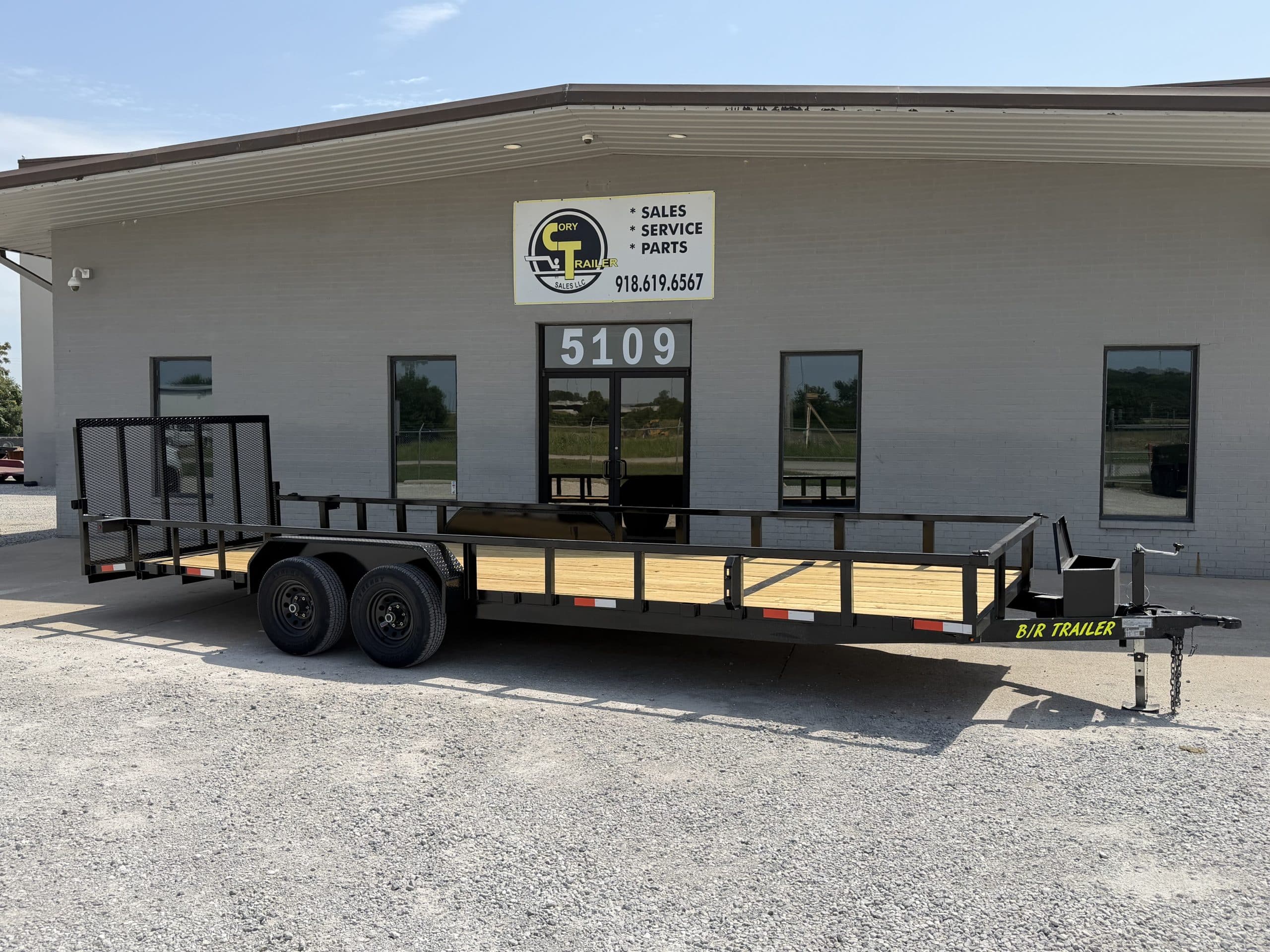 2026 B/R Trailers 10K 82 x 24 Utility w/ gate – #BR15548